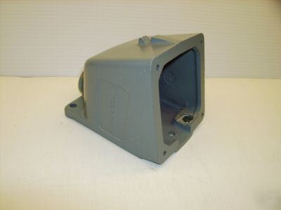 Hubbell pin & sleeve back/inlet box 20/30 amp 3/4