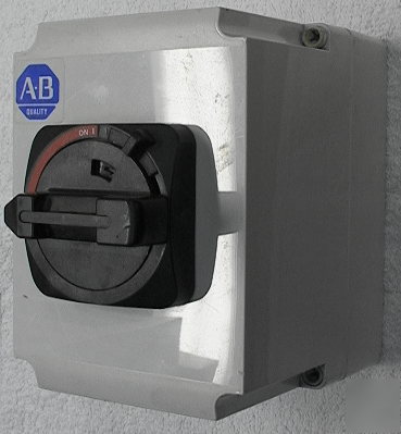 Ab enclosed rotary switch 32 amp 3-pole to 600 volts