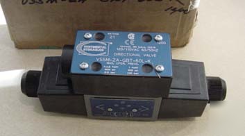 New continental hydraulics directional valve in box
