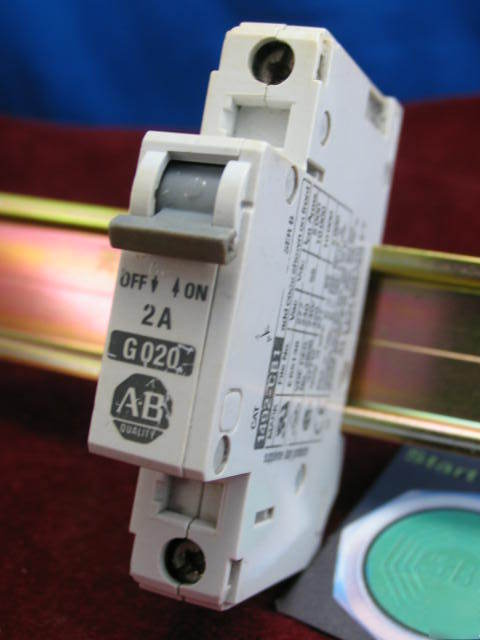 G020 allen bradley 1 pl circuit breaker 1492-CB1 2 amp