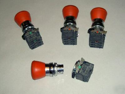 4 allen bradley 800F estop buttons w/t contact blocks 