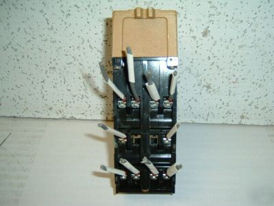 Allen bradley ac relay 700-P600A1 10AMP 600VOLT < 097B4