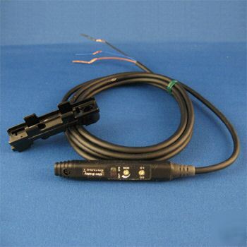 New allen-bradley 42FA-F2LPA-A2 fiber optic sensor - 