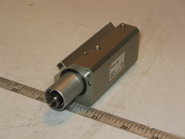 New smc rotary clamp cylinder MKA20-20R