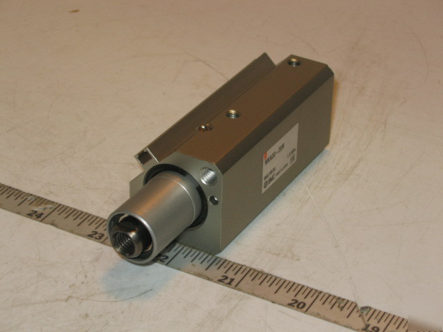 New smc rotary clamp cylinder MKA20-20R