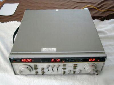 Hp - agilent 8684D 5.4 - 18.0 ghz signal generator 