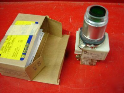 New square d illuminated push button green + guard 