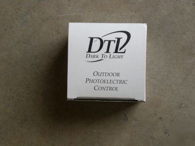 New lot of 3 dtl brand outdoor photoelectric control 