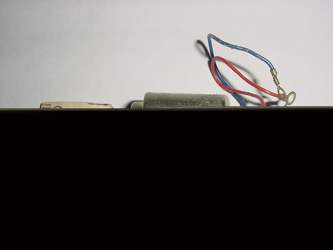 Small dc electric motor - 1.5V dc - hobby type -strong