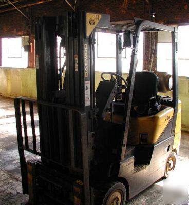 Daewoo GC25S-3 forklift, propane 5000 lbs