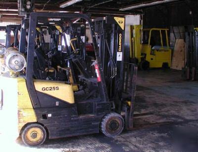 Daewoo GC25S-3 forklift, propane 5000 lbs