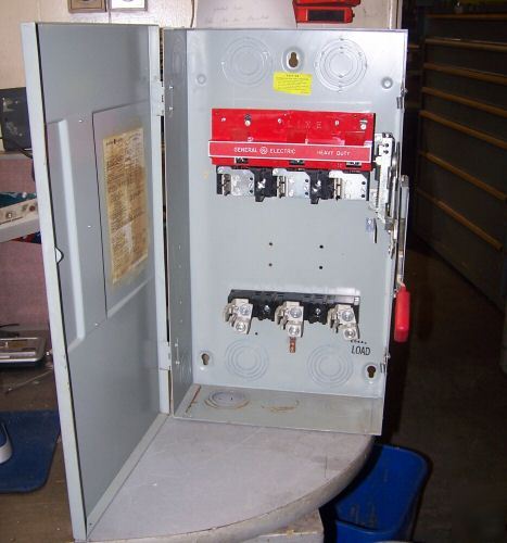 Ge 200 amp fused safety switch TH3364 600 vac nema 1 
