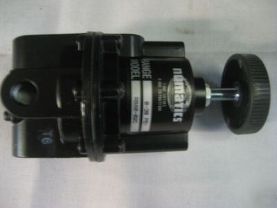 Numatics manual control valve R880