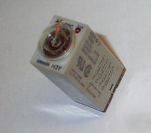 Omron - H3Y-4-7 -- 60 second -- 24 vdc timer