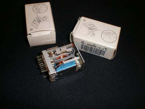 2 allen bradley control relay 700-HC24Z24-3-4