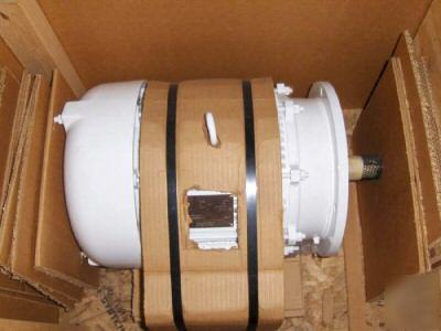 New 5HP/1160RPM/17AMP/3PHASE ac motor - in box