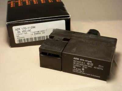 Schmersal AZM170-11ZRK-24V solenoid-latching interlock