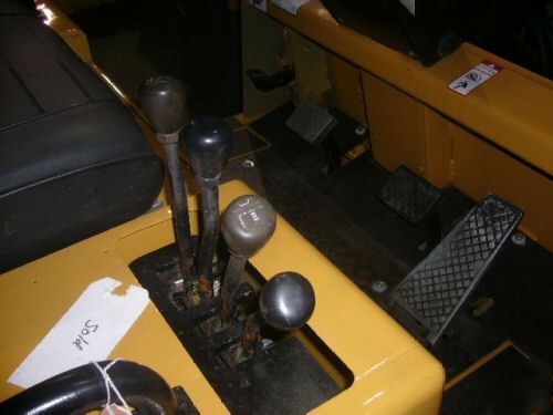 Caterpillar 8000 lb mdl. TD80 fork lift lpg w/ forks