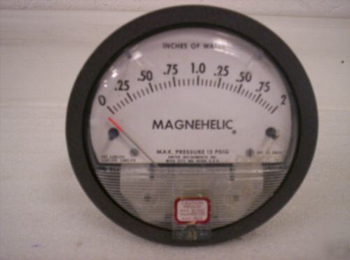 Dwyer magnehelic pressure gauge 0 - 2.0 inches of water