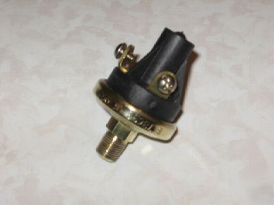 New hobbs pressure switch-.5 psi -normally closed