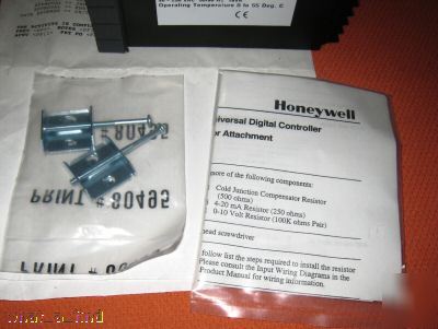 New honeywell UDC3300 DC330B-ee-0B0-20 controller 