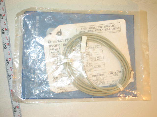 New phd compact proximity switch 17502-1-06