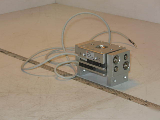New smc wide opening parallel air gripper MHL2-10D-Y7P
