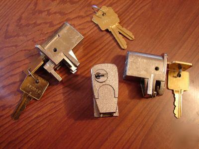 Three rifkin bank bag locks with keys / arcolock ? 