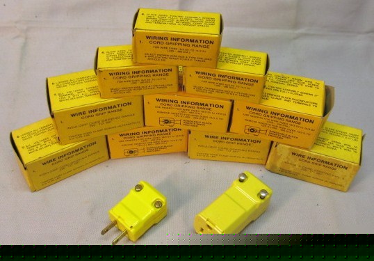 10 hubbell 15 amp 125V front plugs+connector body nos 