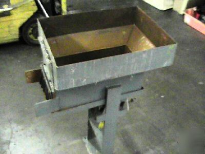 Vibratory parts feeder hopper by fortville feeders big 