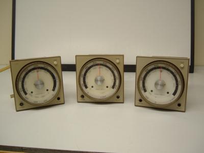 Lot of 3 honeywell timer R7352C