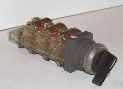 Rundel three position fuel switch