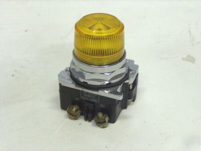 Cutler-HAMMER10250T35Y yellow indicator LIGHT120VAC 