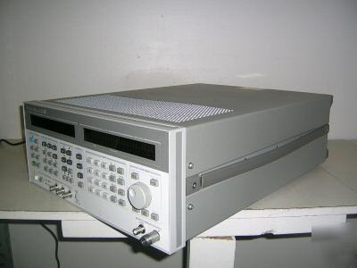 Hp 8643A rf signal generator 252KHZ-1030MHZ