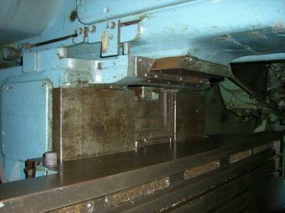 Kearny & trecker vertical milling machine, 210TF(16955)