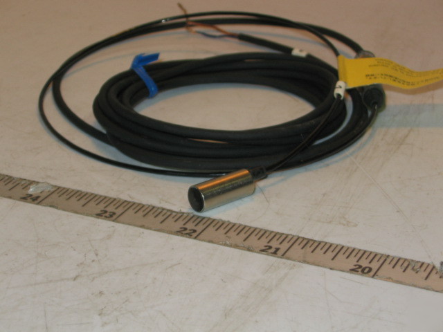 New omron inductive proximity sensor E2EC-C3D2