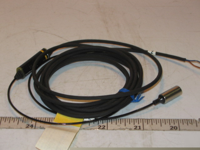 New omron inductive proximity sensor E2EC-C3D2