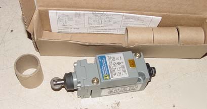 New square d limit switch 9007C54DP10Y19021 in box
