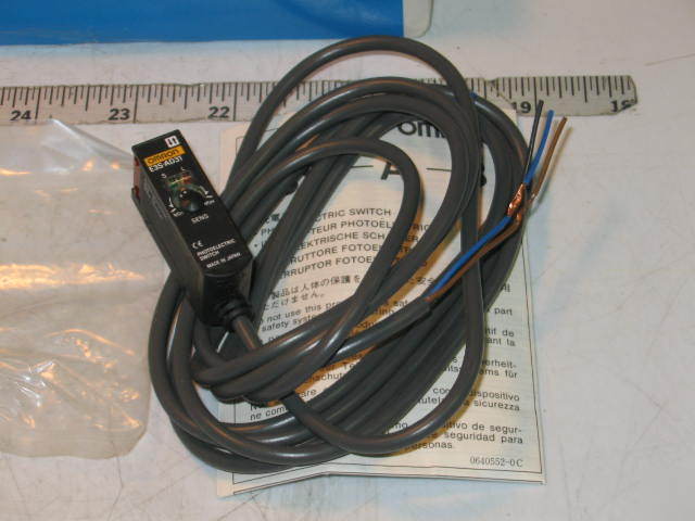 Omron diffuse reflective photoelectric sensor E3S-AD31