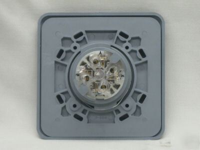 Hubbell twist lock receptacle HBL2720SR2 4CV42