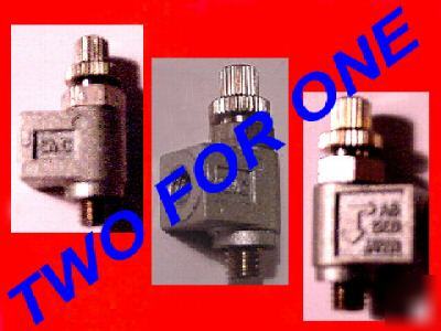  2 regulators valve pressure controls? smc. AB1200. (2)