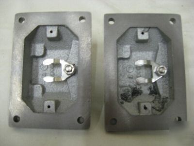 Crouse hinds tumbler switch cover assembly DS415