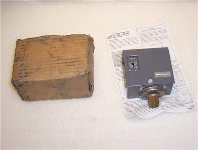 HONEYWELLPA404A 1033 pressuretrol for steam boiler nos