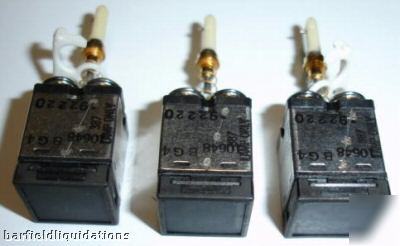 Lot 3 auto/man push switches BG4,0648,92220