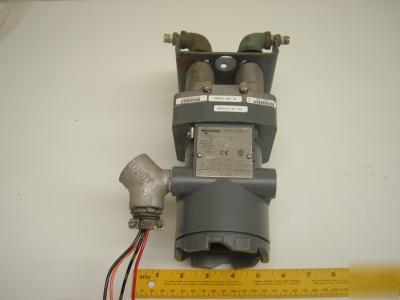 Moore differential transducer span limits 10/450 in H2O
