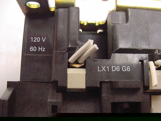 Telemecanique LC1 D8011 contactor 3P 125A 600VAC 120V 