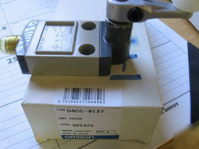 New omron limit switch D4CC-9137 lever type * *
