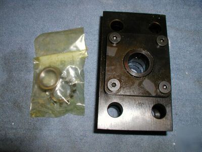 Thompson linear bearing saginaw 07824158 block