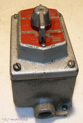 Crouse hinds DS675 explosion proof 3 position switch