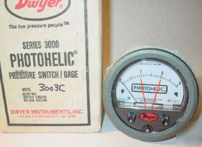 Dwyer 3003C photohelic pressure switch/gage 0-3